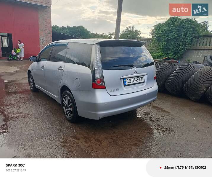 Mitsubishi Grandis 2006