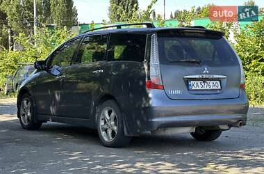 Минивэн Mitsubishi Grandis 2006 в 