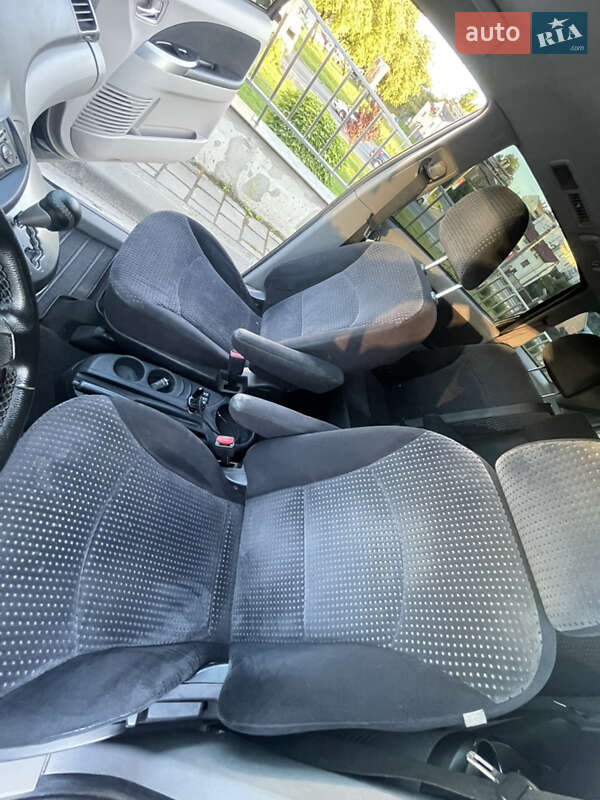 Минивэн Mitsubishi Grandis 2007 в Львове