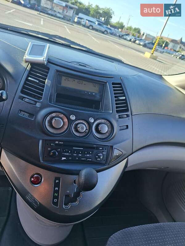 Минивэн Mitsubishi Grandis 2006 в Черновцах