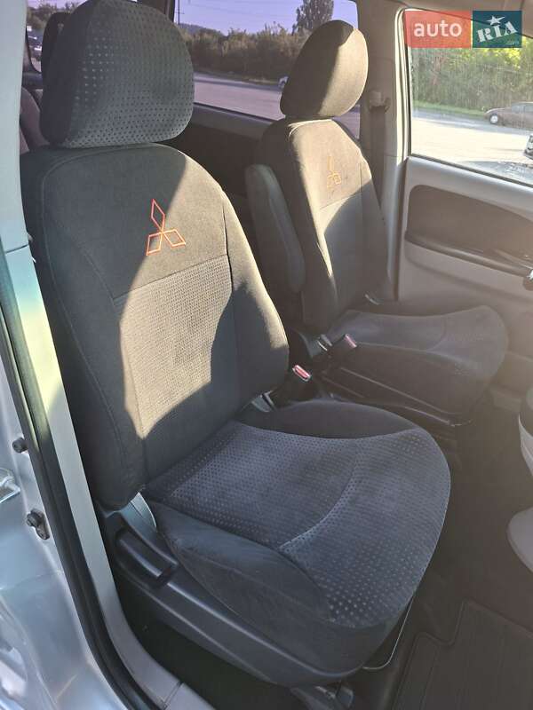 Минивэн Mitsubishi Grandis 2006 в Черновцах