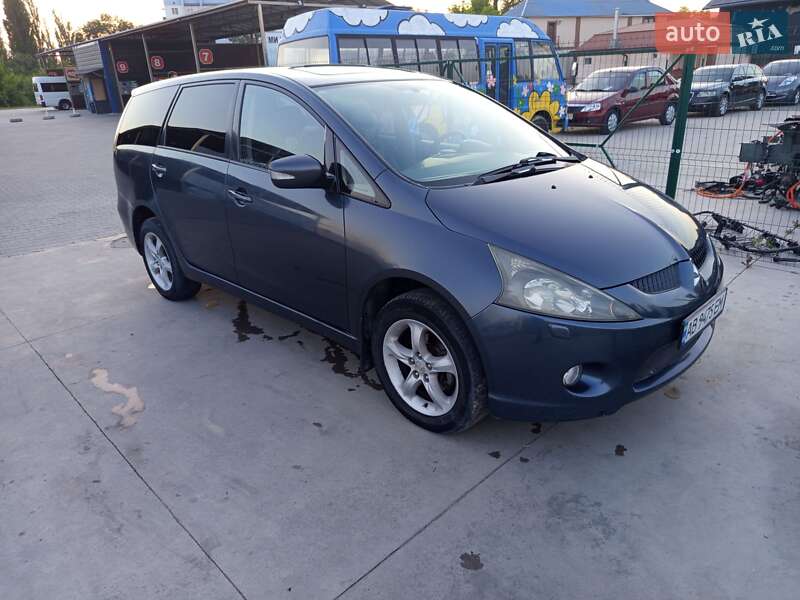 Минивэн Mitsubishi Grandis 2006 в Каменец-Подольском