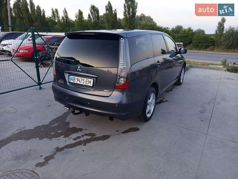 Минивэн Mitsubishi Grandis 2006 в Каменец-Подольском