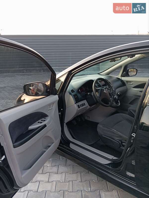 Мінівен Mitsubishi Grandis 2009 в Кам'янець-Подільському