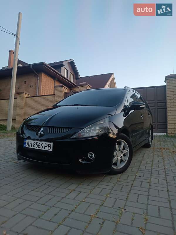 Мінівен Mitsubishi Grandis 2005 в 