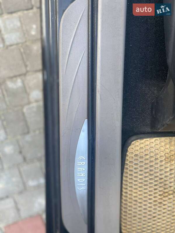 Минивэн Mitsubishi Grandis 2008 в Львове