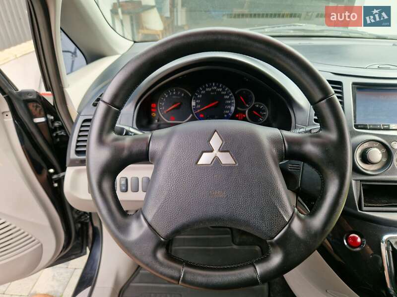 Минивэн Mitsubishi Grandis 2007 в Ужгороде