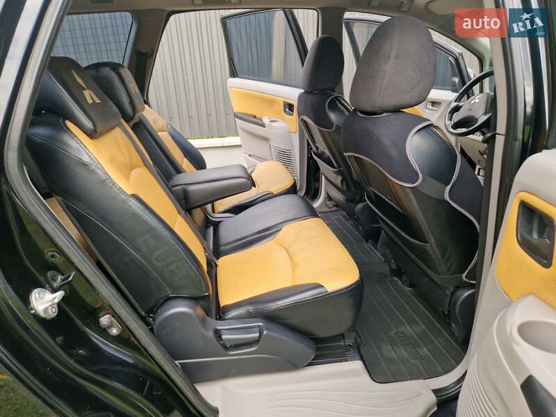 Минивэн Mitsubishi Grandis 2007 в Ужгороде