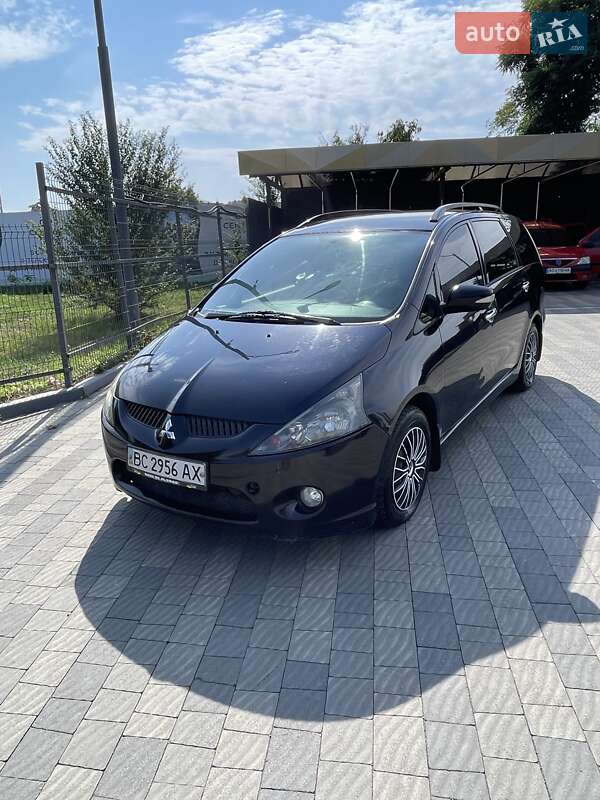 Mitsubishi Grandis 2006