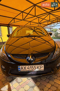 Минивэн Mitsubishi Grandis 2007 в 