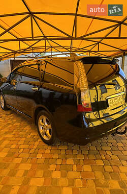 Минивэн Mitsubishi Grandis 2007 в 