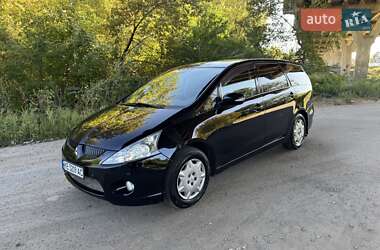 Минивэн Mitsubishi Grandis 2008 в 