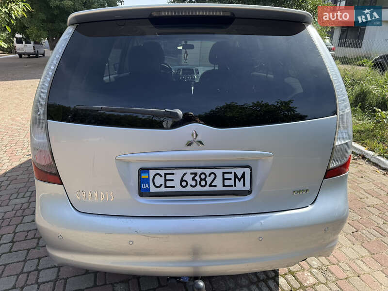 Минивэн Mitsubishi Grandis 2006 в Черновцах
