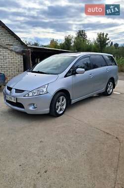 Минивэн Mitsubishi Grandis 2007 в 
