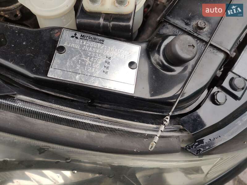 Минивэн Mitsubishi Grandis 2005 в Звягеле фото 11 Минивэн Mitsubishi Grandis 2005 в Звягеле