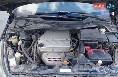 Минивэн Mitsubishi Grandis 2007 в 