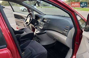 Минивэн Mitsubishi Grandis 2007 в 