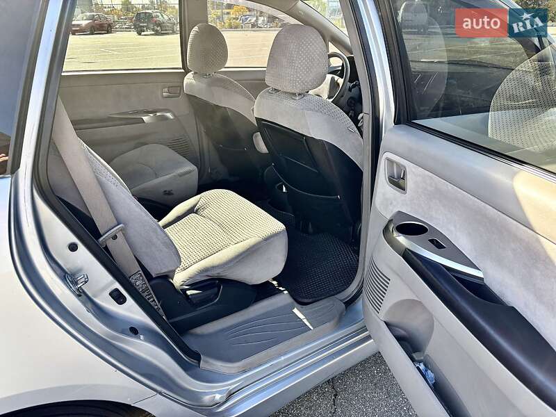 Минивэн Mitsubishi Grandis 2005 в Киеве фото 14 Минивэн Mitsubishi Grandis 2005 в Киеве