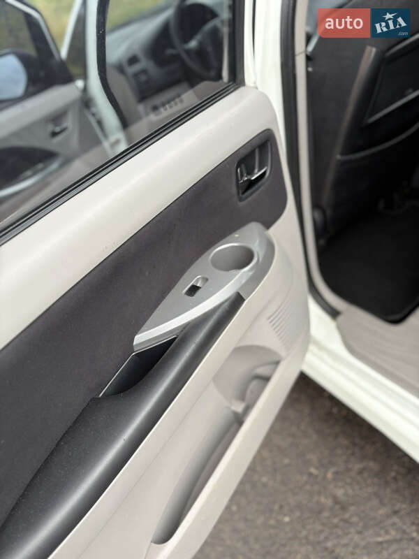 Мінівен Mitsubishi Grandis 2008 в Зорі фото 6 Мінівен Mitsubishi Grandis 2008 в Зорі