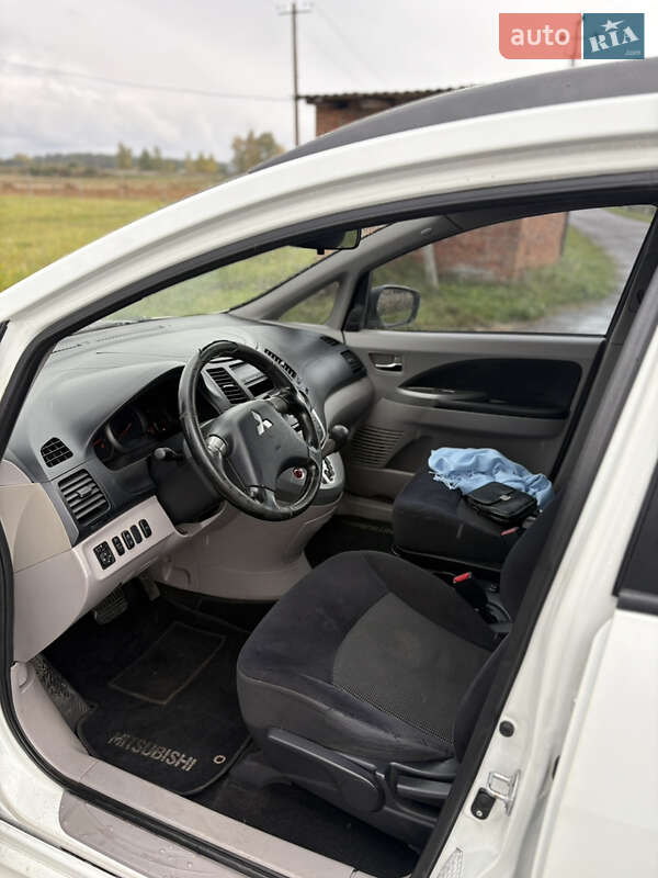 Мінівен Mitsubishi Grandis 2008 в Зорі фото 10 Мінівен Mitsubishi Grandis 2008 в Зорі