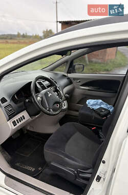 Минивэн Mitsubishi Grandis 2008 в 