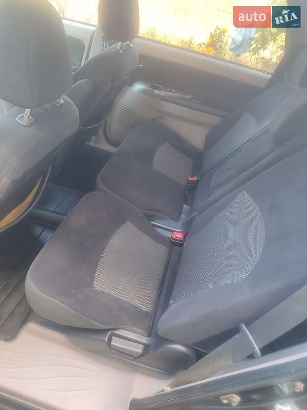 Минивэн Mitsubishi Grandis 2007 в Калуше