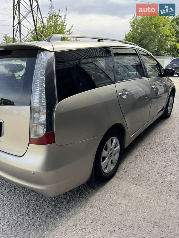 Мінівен Mitsubishi Grandis 2007 в Кам'янському