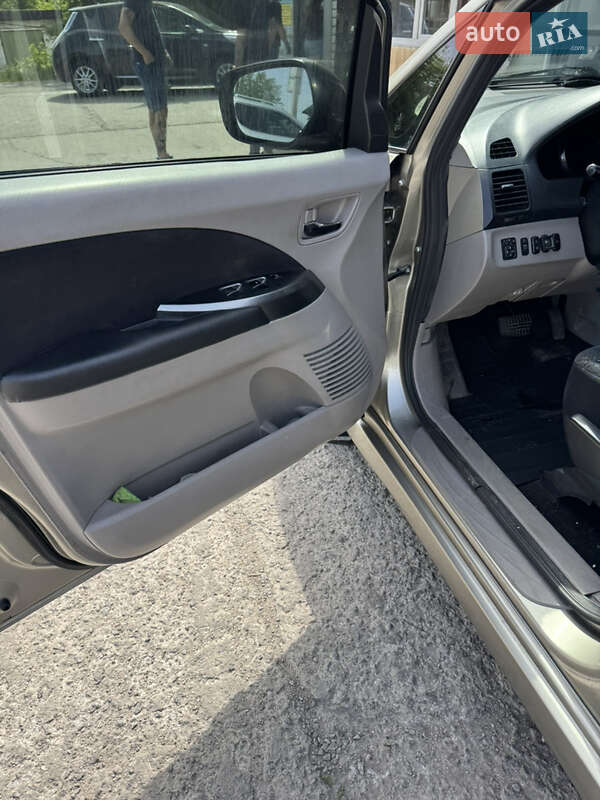 Мінівен Mitsubishi Grandis 2007 в Кам'янському