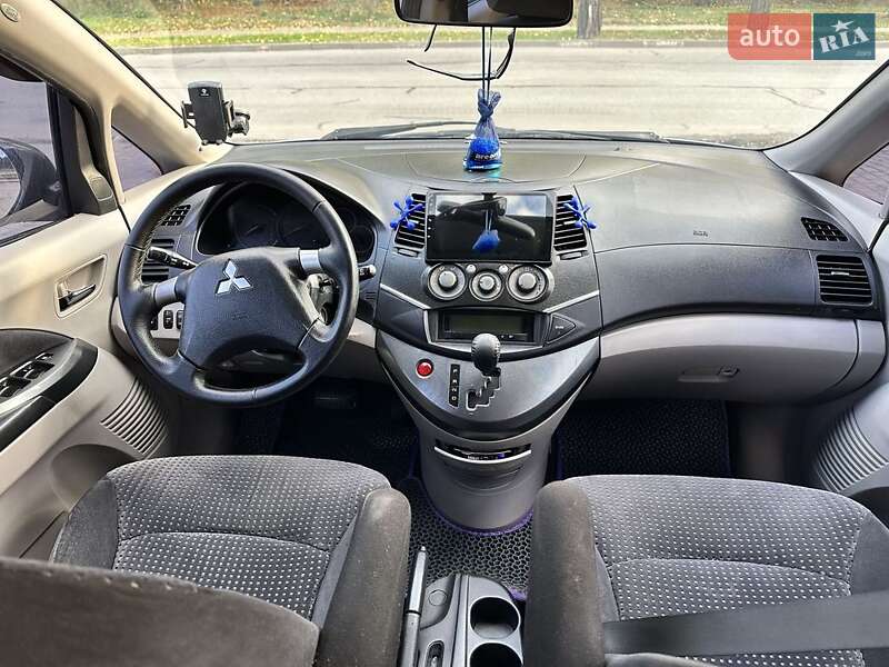 Мінівен Mitsubishi Grandis 2006 в Нікополі