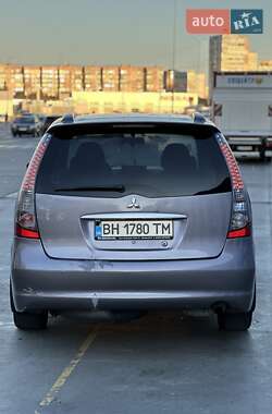 Минивэн Mitsubishi Grandis 2005 в  фото 7 Минивэн Mitsubishi Grandis 2005 в