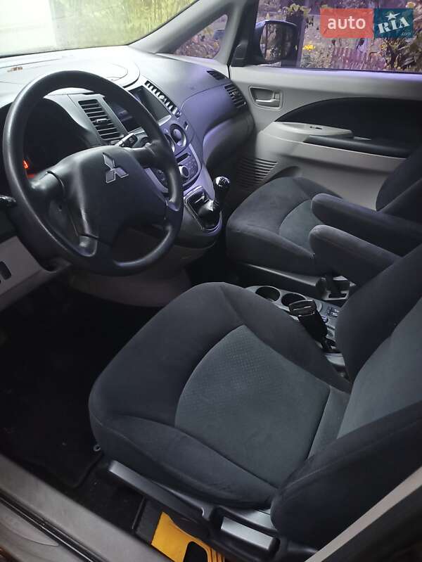 Мінівен Mitsubishi Grandis 2008 в Києві