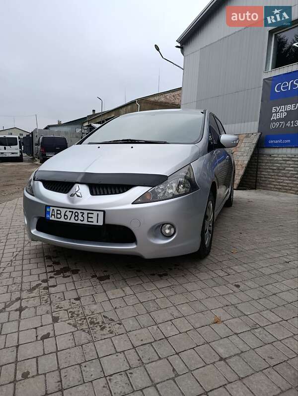 Минивэн Mitsubishi Grandis 2006 в Хмельнике фото 5 Минивэн Mitsubishi Grandis 2006 в Хмельнике