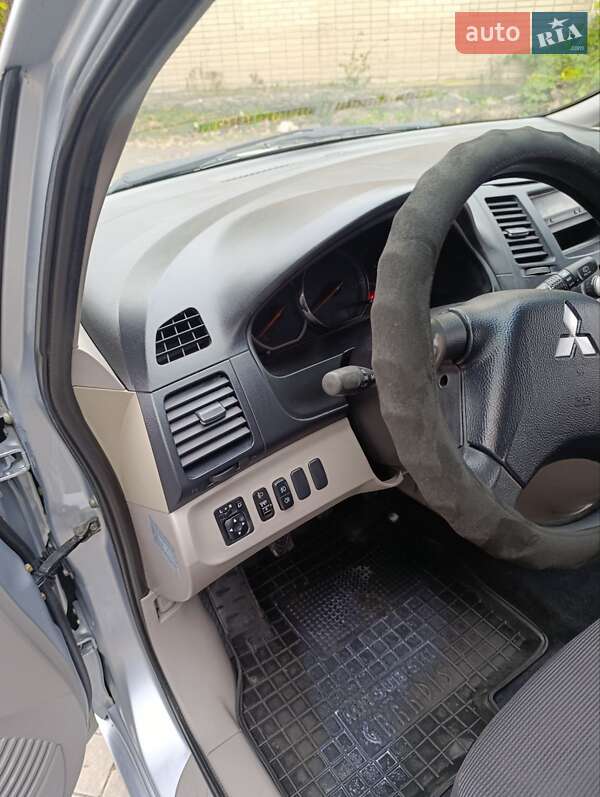 Минивэн Mitsubishi Grandis 2006 в Хмельнике фото 18 Минивэн Mitsubishi Grandis 2006 в Хмельнике