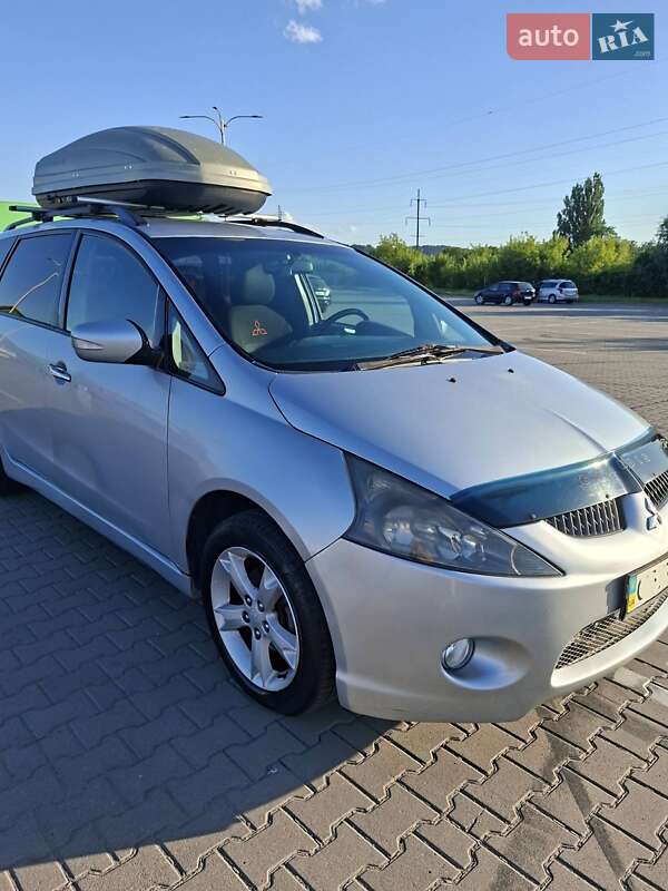 Минивэн Mitsubishi Grandis 2006 в Черновцах