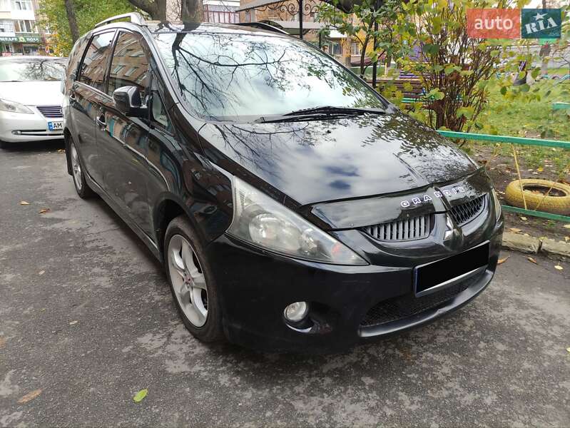 Минивэн Mitsubishi Grandis 2005 в Звягеле фото Минивэн Mitsubishi Grandis 2005 в Звягеле