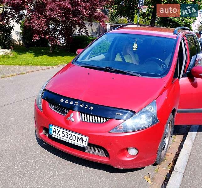 Mitsubishi Grandis 2006