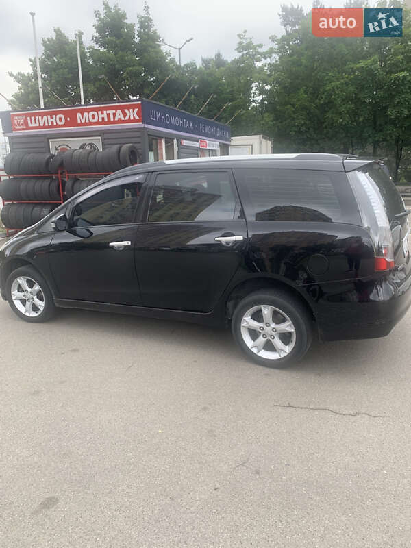 Минивэн Mitsubishi Grandis 2008 в Киеве