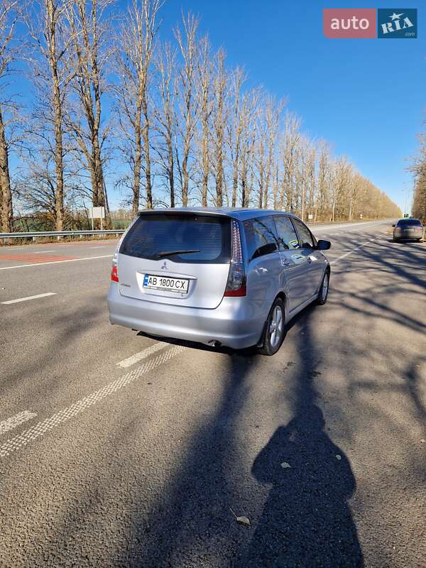 Минивэн Mitsubishi Grandis 2008 в Могилев-Подольске