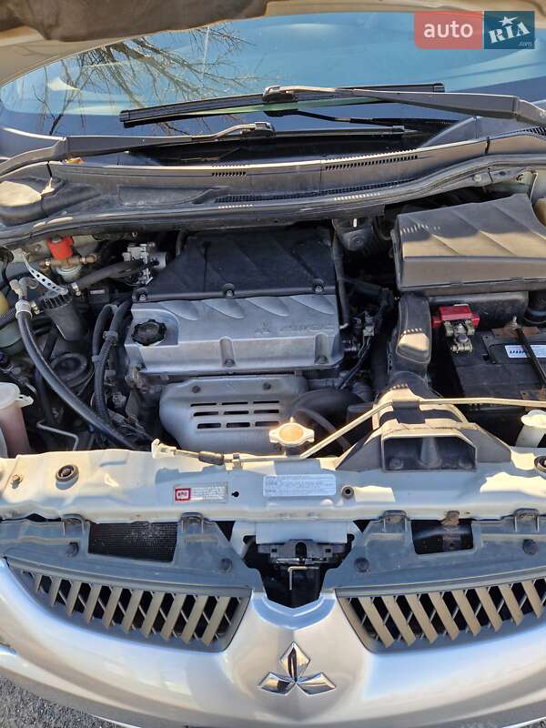 Минивэн Mitsubishi Grandis 2008 в Могилев-Подольске