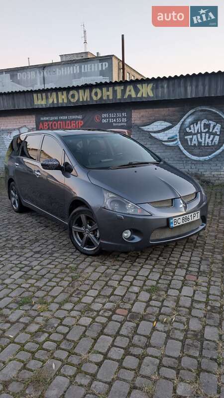 Mitsubishi Grandis 2005