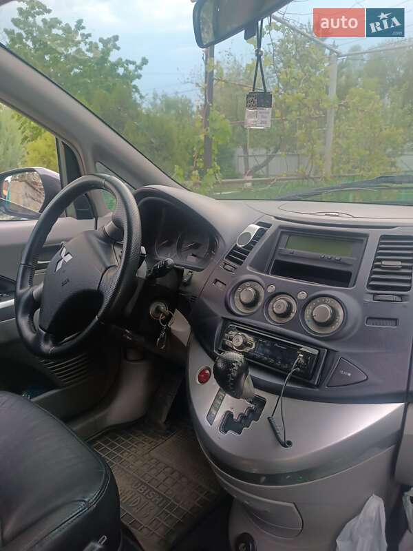 Минивэн Mitsubishi Grandis 2005 в Ровно фото 30 Минивэн Mitsubishi Grandis 2005 в Ровно