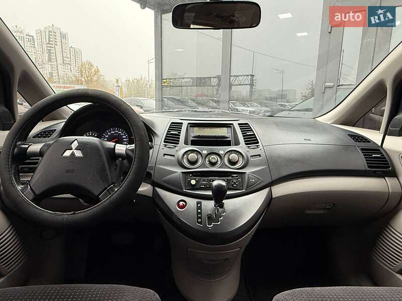 Минивэн Mitsubishi Grandis 2006 в Киеве фото 13 Минивэн Mitsubishi Grandis 2006 в Киеве