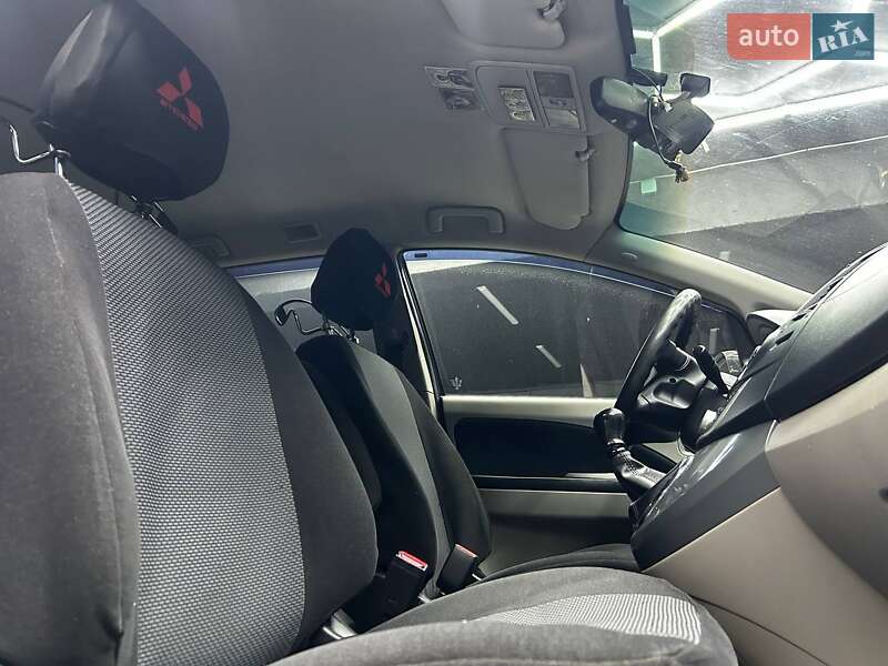 Минивэн Mitsubishi Grandis 2008 в Черновцах