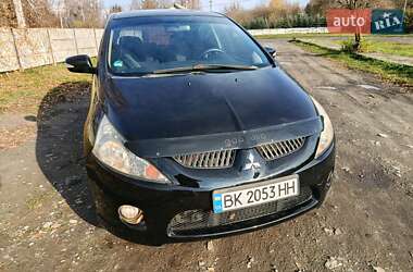 Минивэн Mitsubishi Grandis 2008 в Остроге