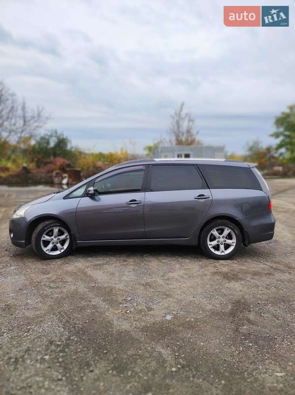 Mitsubishi Grandis 2009