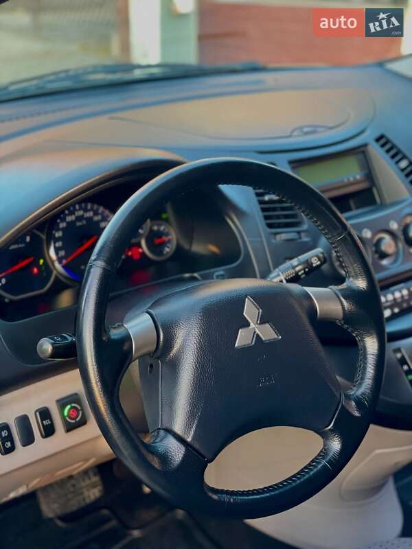Минивэн Mitsubishi Grandis 2007 в Тернополе
