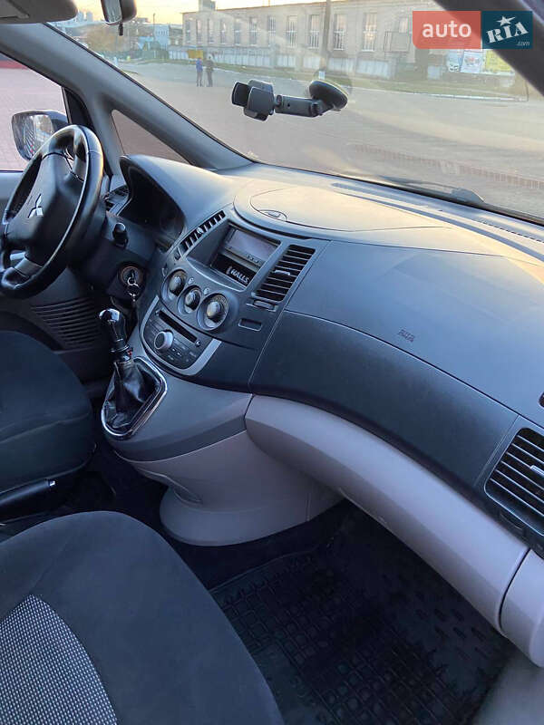 Мінівен Mitsubishi Grandis 2008 в Умані