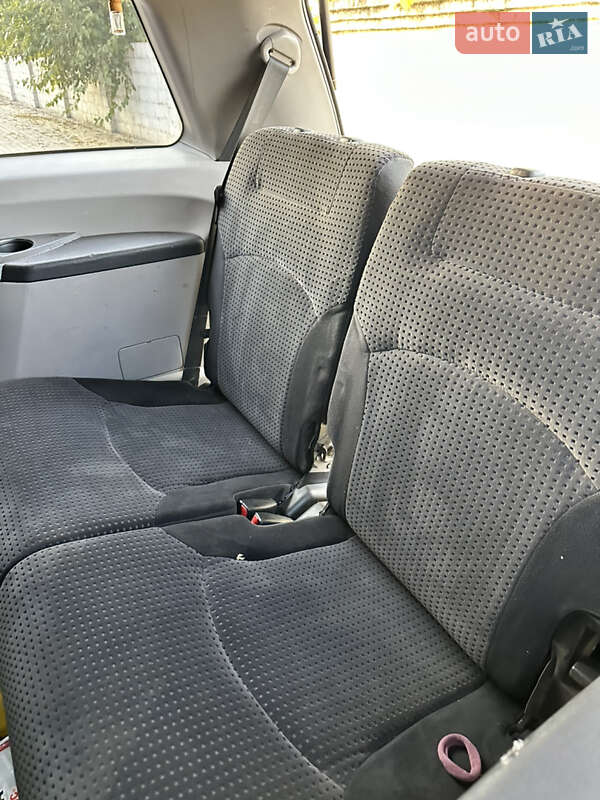 Мінівен Mitsubishi Grandis 2006 в Нікополі