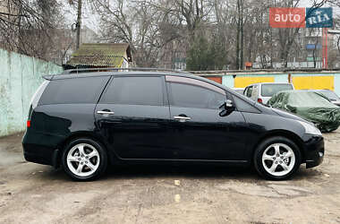 Минивэн Mitsubishi Grandis 2007 в Каменском