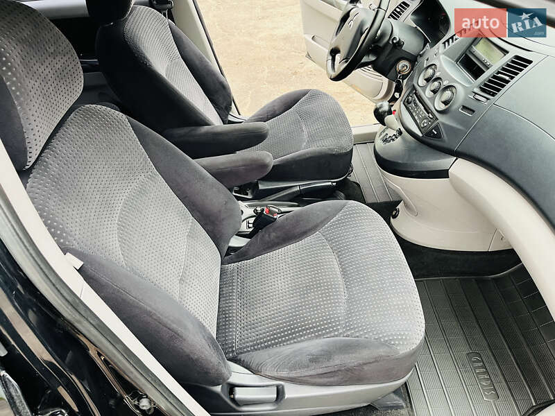 Мінівен Mitsubishi Grandis 2007 в Кам'янському